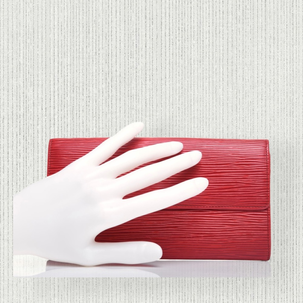 Louis Vuitton EPI Wallet ❤️